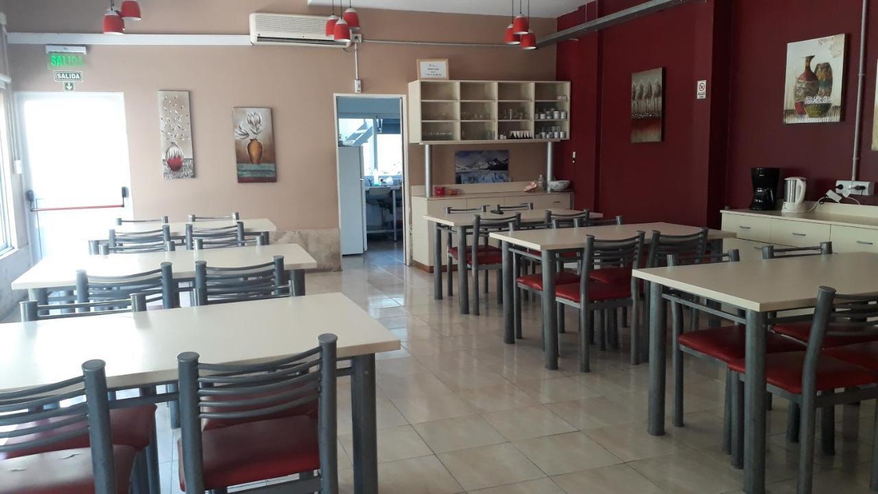 Hostel Puerta De Hierro Villa Alsina Buitenkant foto